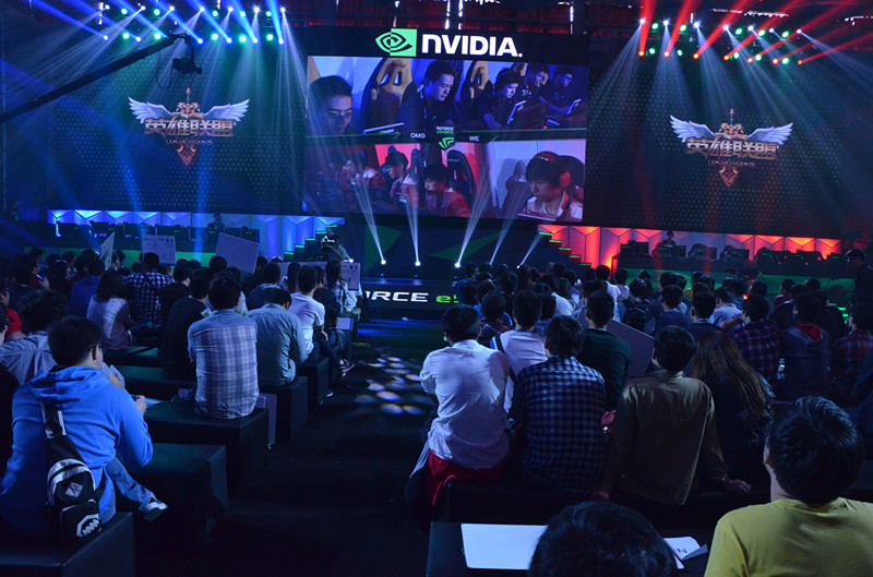 2025KPL夏季赛总决赛，重庆狼队时隔五年再夺联赛冠军，小胖FMVP