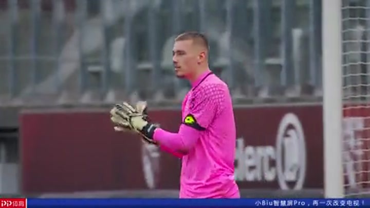 英媒：曼联拟定了约10人的引援名单，大部分来自其他联赛（英媒：曼联已拟定近10人引援清单，多数来自英超以外的联赛）